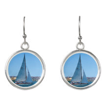 Yachts som seglar runt Silver vid havsrunda anfang