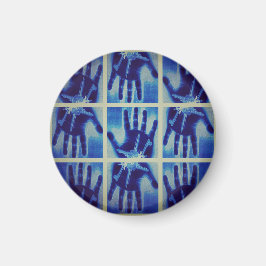 Yaei, läskigt blått händer kommer att terrorisera  magnet