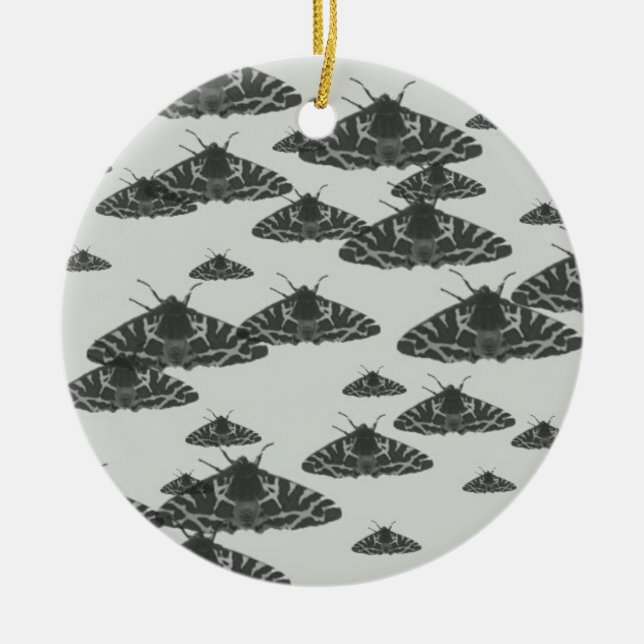 Yaei moth butterflies in white bakgrund julgransprydnad keramik (Framsidan)