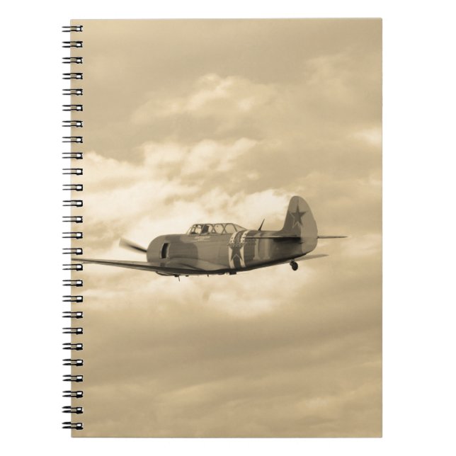 Yak 11 under flygning anteckningsbok med spiral (Framsidan)