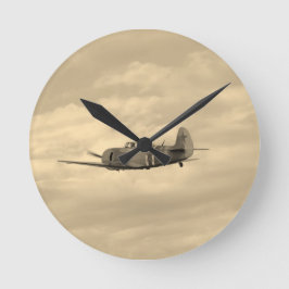 Yak 11 under flygning rund klocka
