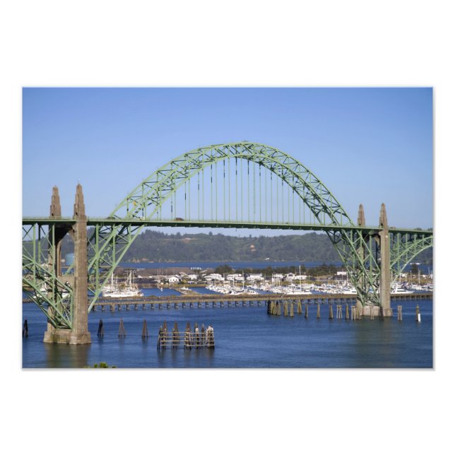 Yaquina Bay Bridge som spänner över Yaquina Bay Fototryck (Framsidan)