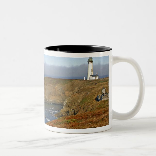 Yaquina Head Lighthouse i Newport Oregon Två-Tonad Mugg (Höger)