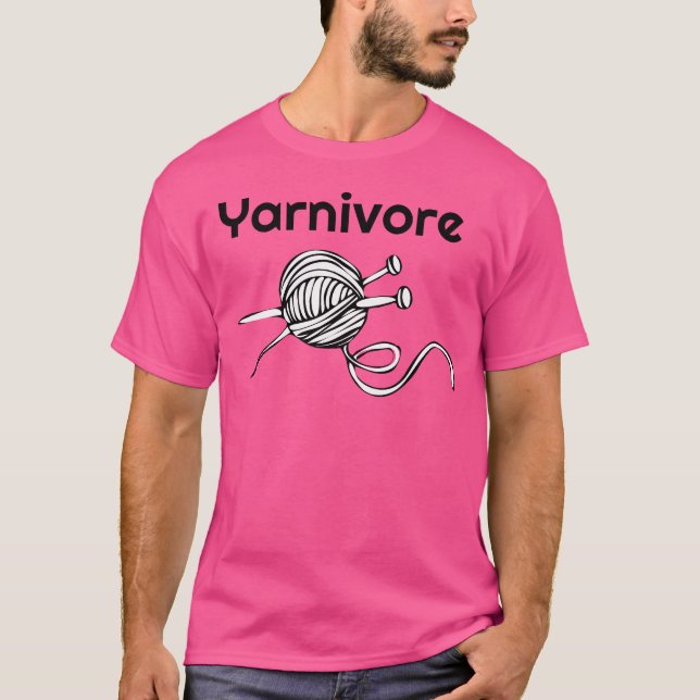 Yarnivore Stickning Och Virkning T Shirt (Framsida)
