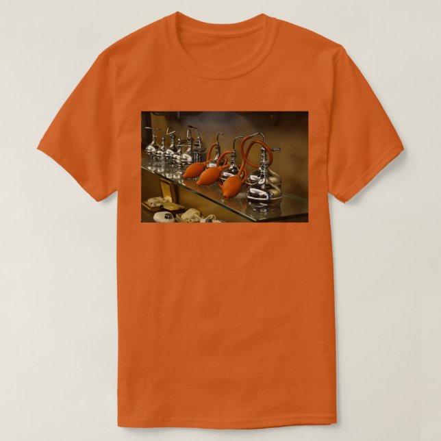 Ye Olde Barbershoppe T Shirt (Design framsida)