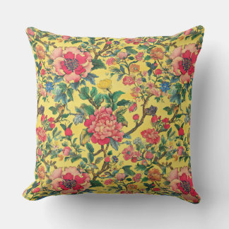 Yellow and Pink Chinoiserie Floral Kudde