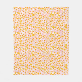 Yellow and pink daisy pattern, white background Fleecefilt