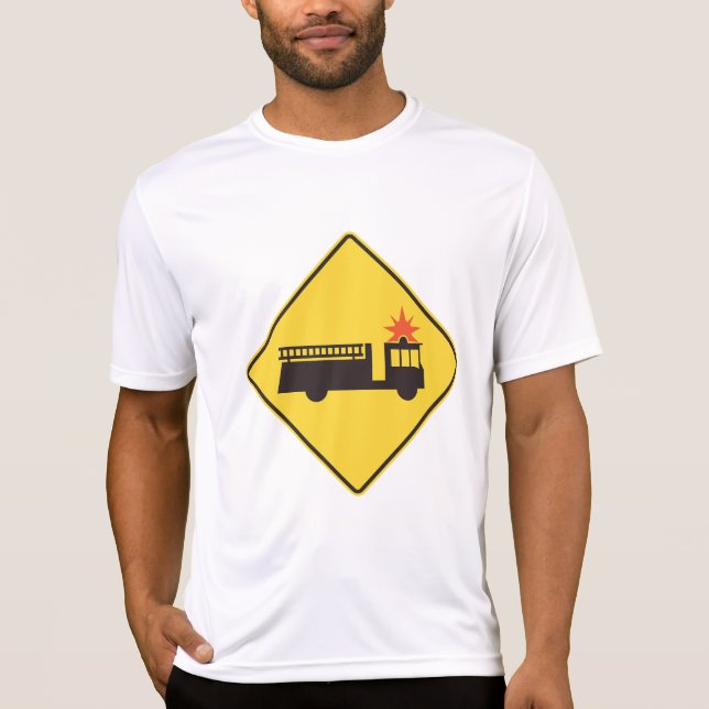 Yellow Fire Truck Warning Sign T Shirt (Framsida)