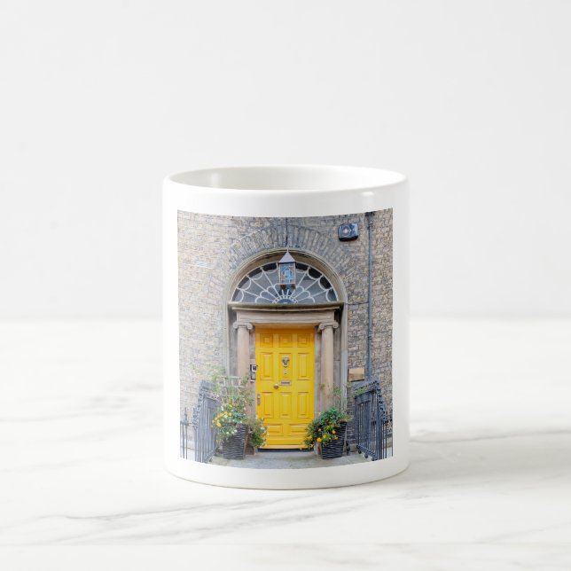 Yellow Georgian Door in Dublin Kaffemugg (Center)
