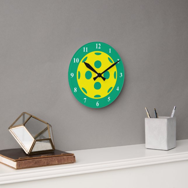 Yellow green pickleball sports wall clock rund klocka (Kontor)
