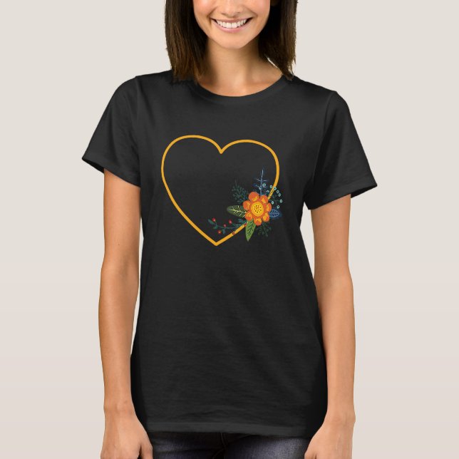 Yellow Heart with Pretty Flowers T Shirt (Framsida)
