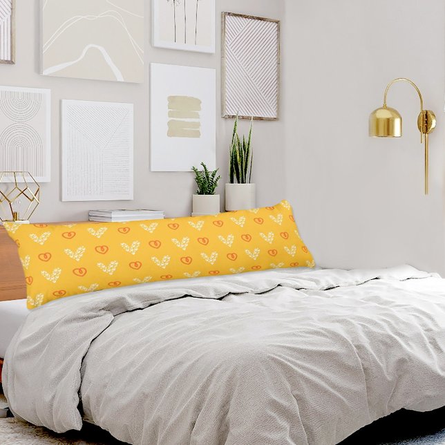 Yellow Hearts Pattern Body Pillow Kroppskudde (Skapare uppladdad)