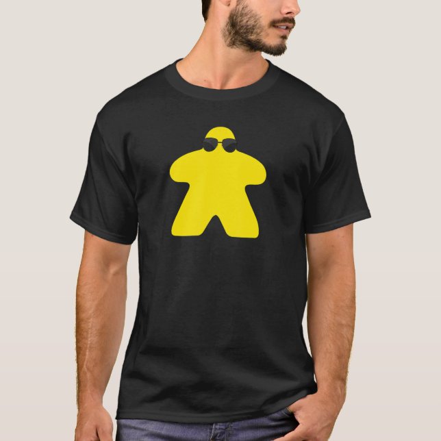 Yellow Meeple in Sunglasses Boardgamer I'm Always  T Shirt (Framsida)
