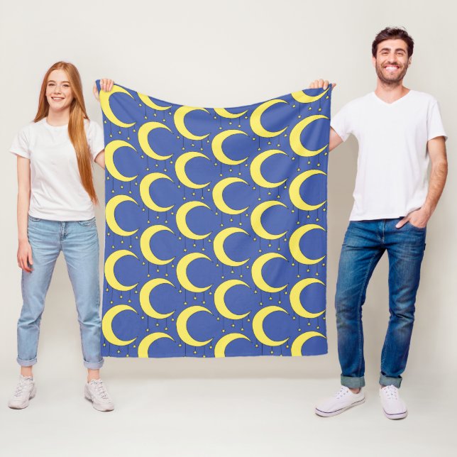 Yellow Moon and Stars illustration on Blue Fleecefilt (På plats)