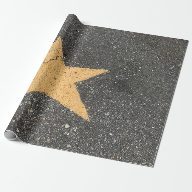 Yellow star-printed pavement presentpapper (Utrullad)