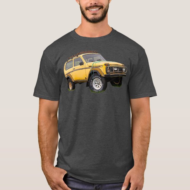 Yellow wrecked and abandoned Lada Niva car T Shirt (Framsida)
