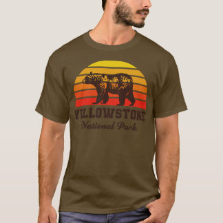 Yellowstone National Park Bear Sunset Gult T Shirt