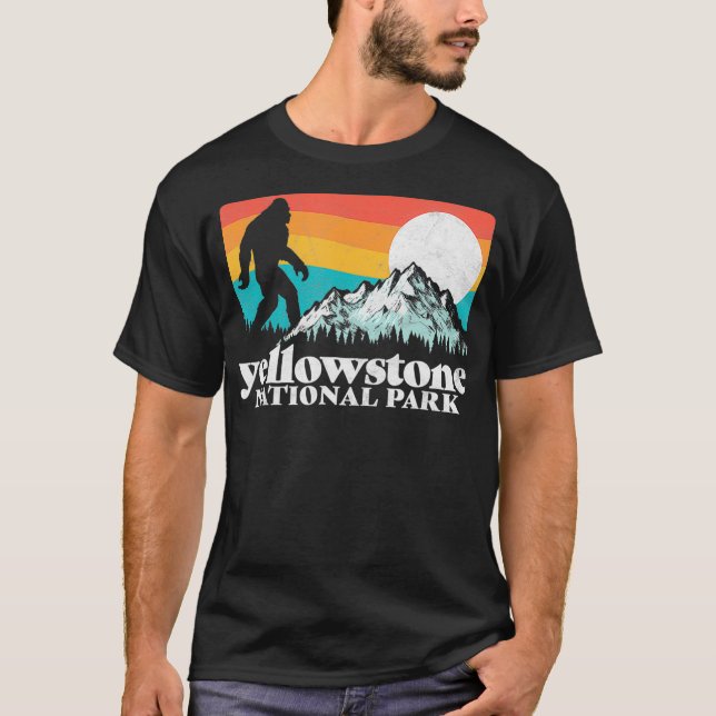 Yellowstone National Park Bigfoot Mountains T Shirt (Framsida)