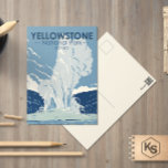 Yellowstone National Park Gamle Faithful Vintage Vykort<br><div class="desc">Yellowstone Forest-vektorteckningens design. Parken har dramatiska kanjoner,  alpina floder,  lush-skogar,  hett vår och vaktmästare,  inklusive dess mest berömd,  Gamle Faithful.</div>