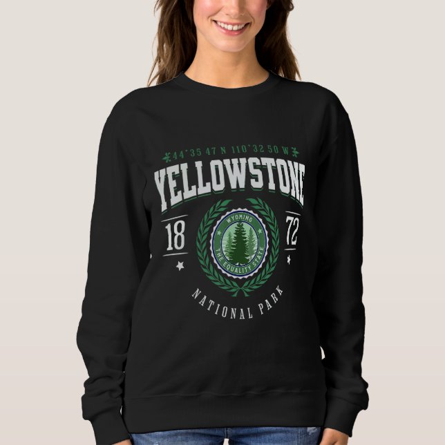 Yellowstone National Park is Calling and I Must Go T Shirt (Framsida)