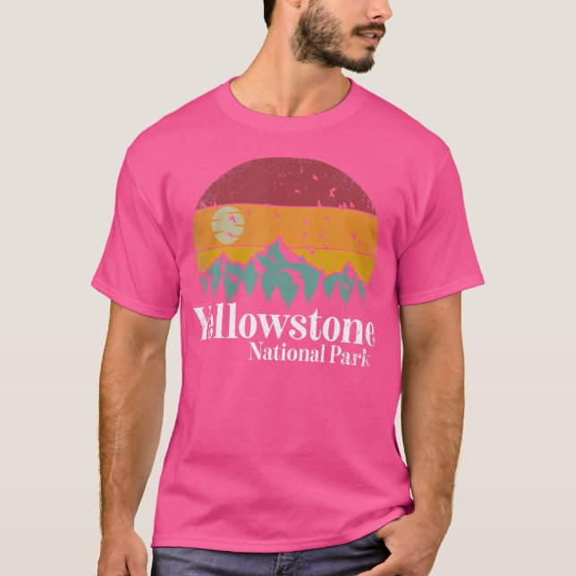 Yellowstone National Park Mountains Retro Hiking C T Shirt (Framsida)