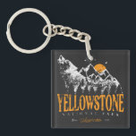 Yellowstone National Park Varg Mountains Vintage<br><div class="desc">Vintagens utformning Yellowstone US National Park Varg, Mountains & Äventyr. Underbar kläddesign för människor som kärlek utomhuscamping, camping, husvagn, vandring, resa, , Familj resa, sommartid resa. Perfekten garanterar bäran medan man planerar Parker Road Resa. Ett underbart exempel på vägen resa med ett gammaldags stil är också en underbar gågata för...</div>