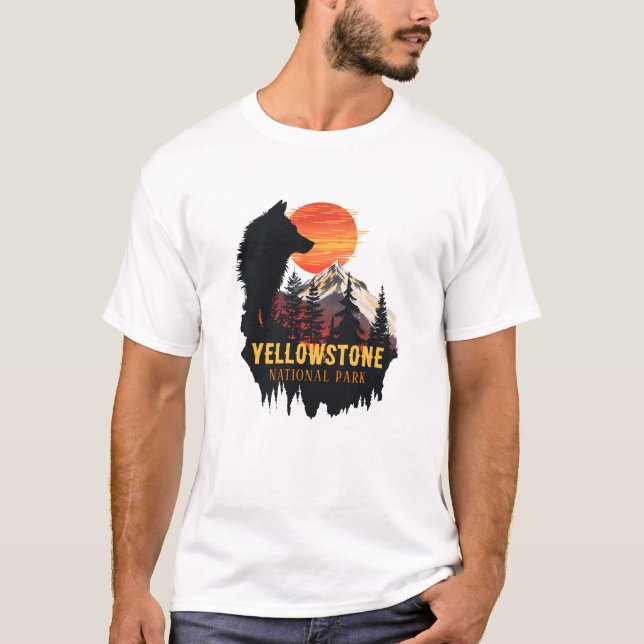 Yellowstone National Park, Varg Orange Sunset Art T Shirt (Framsida)