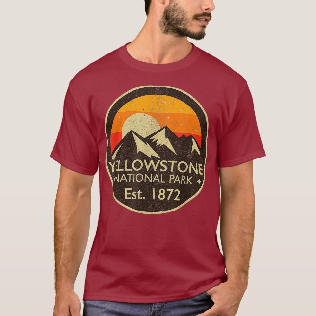Yellowstone National Park Vintage Retro Camping T Shirt (Framsida)