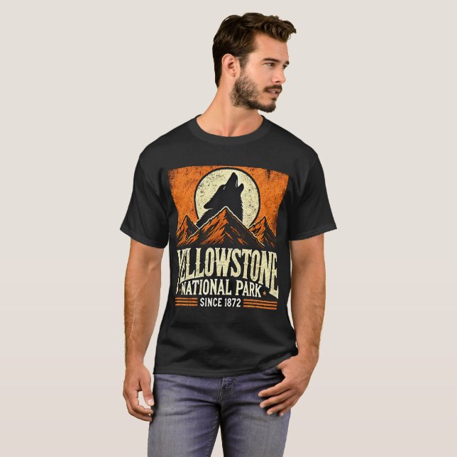 Yellowstone nationalpark | Vintagen varg bergen T Shirt (Hel framsida)