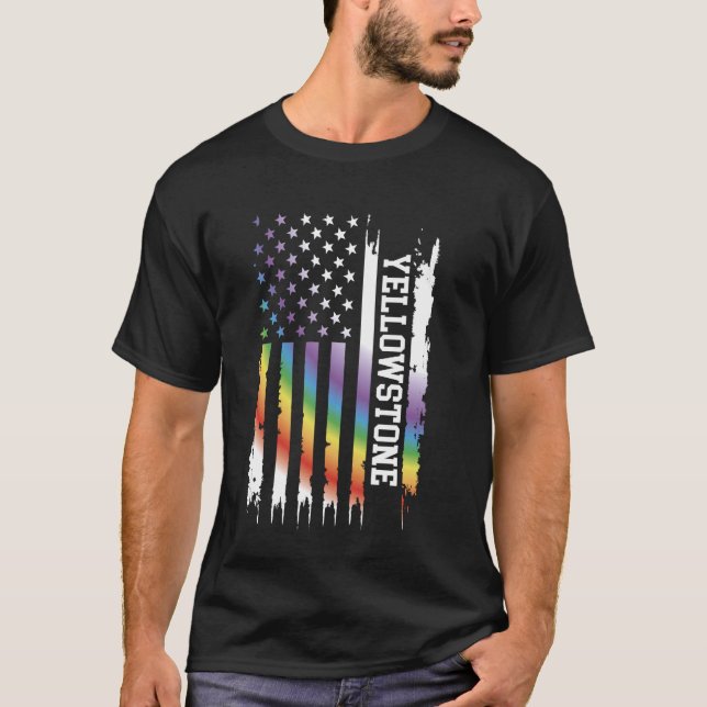 Yellowstone United Stater Distress Rainbow w USA T Shirt (Framsida)