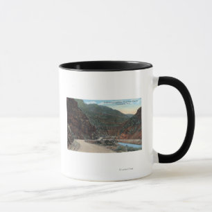 Yellowstone, WY - Yellowstone Highway och Vind 2 Mugg