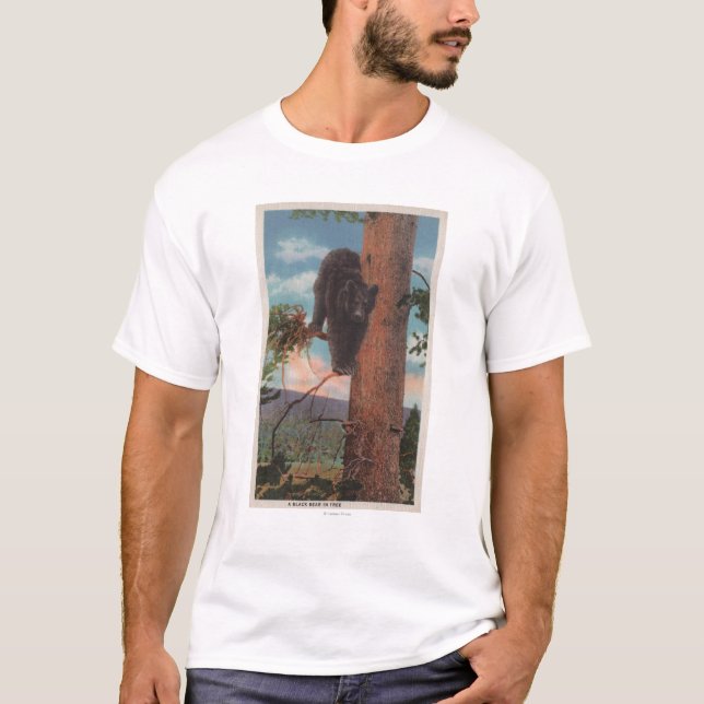 Yellowstone WYView av den svart björnen i träd T Shirt (Framsida)