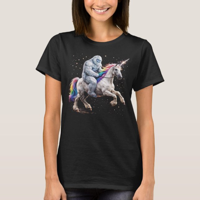 Yeti Riding Unciron Sasquatch T Shirt (Framsida)