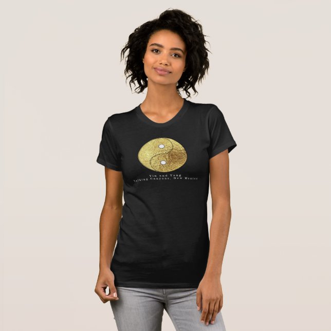 YIN AND YANG TALKING CANYONS, NEW MEXICO T-Shirt (Hel framsida)