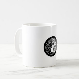 Yin och yang Omfamnar japanska ingefärer i cirkel Kaffemugg