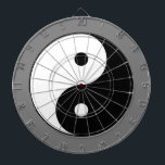 Yin och Yang Symbol (kinesisk taijitu) Darttavla<br><div class="desc">Den här designen har den traditionella yin- och yang-symbolen. I den antika kinesiska filosofin är jin och jang (陰 陽) ett begrepp av dualism, som beskriver hur till synes motsatta eller motsatta krafter faktiskt kan vara kompletterande, sammankopplade och beroende av varandra i naturen, och hur de kan vara stiga upp...</div>