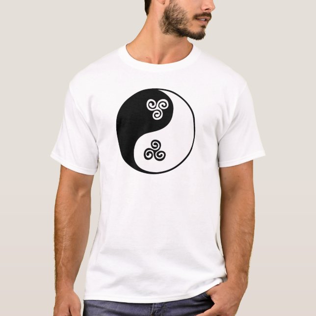 Yin Yang Celtic Tri spiral Tee (Framsida)