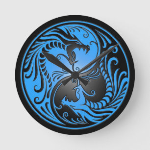 Yin Yang drakar, blått och svart Rund Klocka