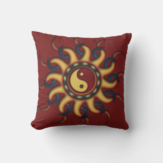 Yin Yang Maroon Design Kudde