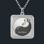 Yin Yang Ro Silverpläterat Halsband<br><div class="desc">Yin Yang Ro necklace, kläder, Yin Yang t-shirts, Bröllop, Alla hjärtans gåvor, Alla hjärtans daggåvor av Art Muvz Illustration. OM DU VILL PERSONALISERA lägger du till ditt namn eller lägger till text i stället. Få redo till Valentines day med våra festliga gåvor och romantiska kläder! Perfekt för Valentine party till...</div>
