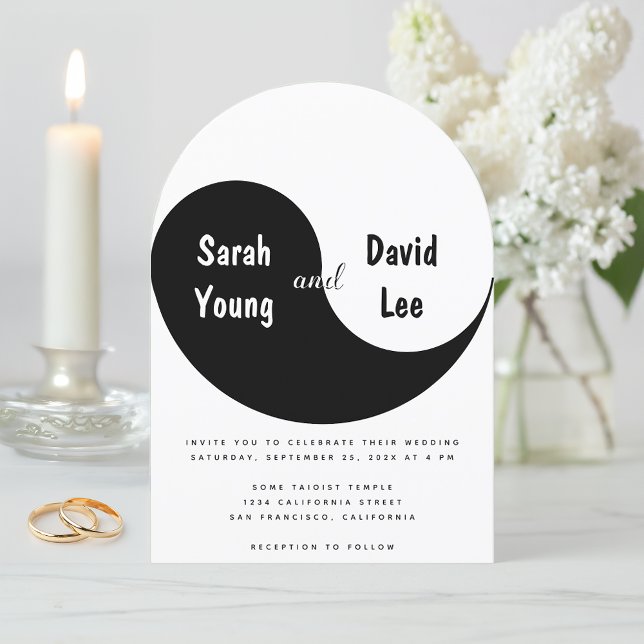 Yin Yang Simple Black and White Arch Wedding Inbjudningar (Skapare uppladdad)