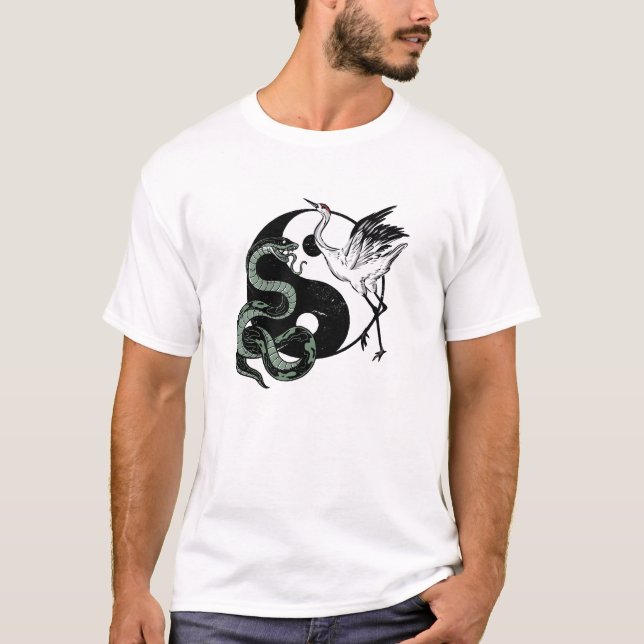 Yin yang Snake and Crane Symbol T Shirt (Framsida)