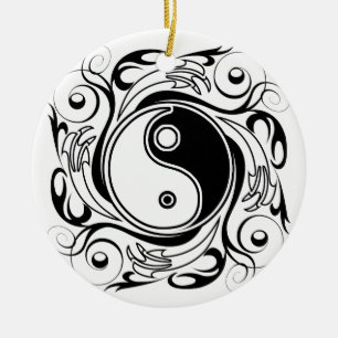 Yin & Yang-symbol svart och vit tatueringsstil Julgransprydnad Keramik