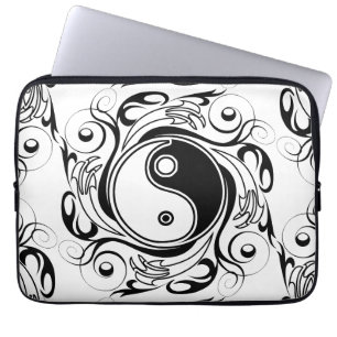 Yin & Yang-symbol svart och vit tatueringsstil Laptop Fodral
