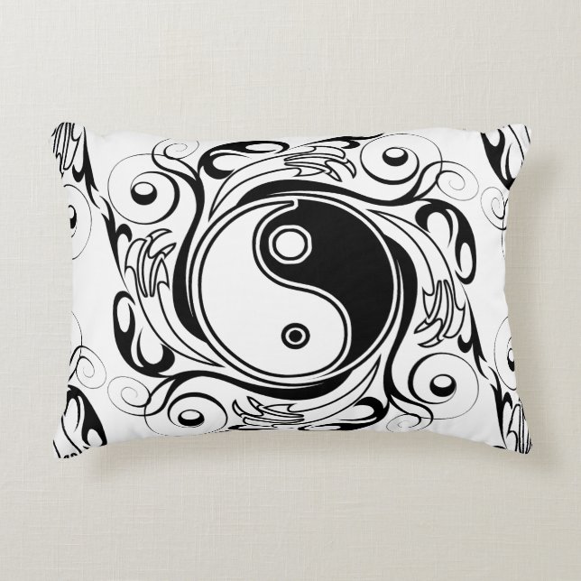 Yin & Yang-symbol svart och vit tatueringsstil Prydnadskudde (Framsidan)