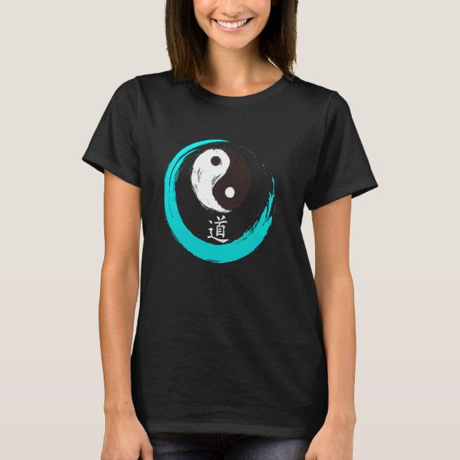 Ying and Yang Body and Soul Chinese Symbols China T Shirt (Framsida)