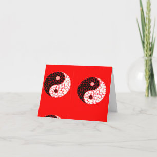 Ying yang circles på rött kort