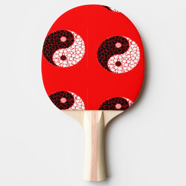 Ying yang circles på rött pingisracket (Framsidan)