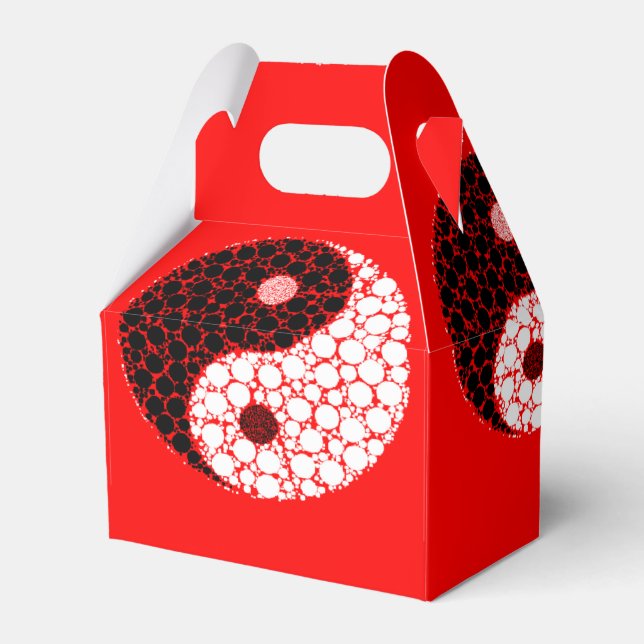Ying yang circles på rött presentaskar (Framsidan Sidan)