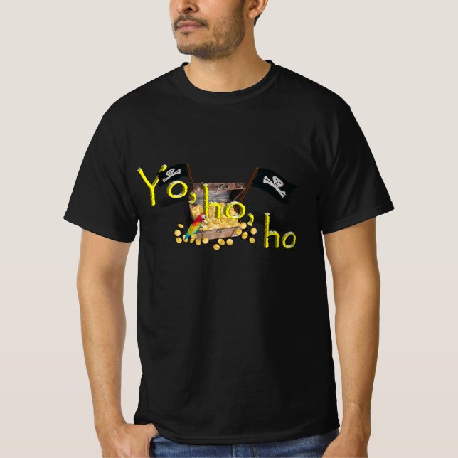 YO HO HO Pirat Treasure Chest T Shirt (Framsida)